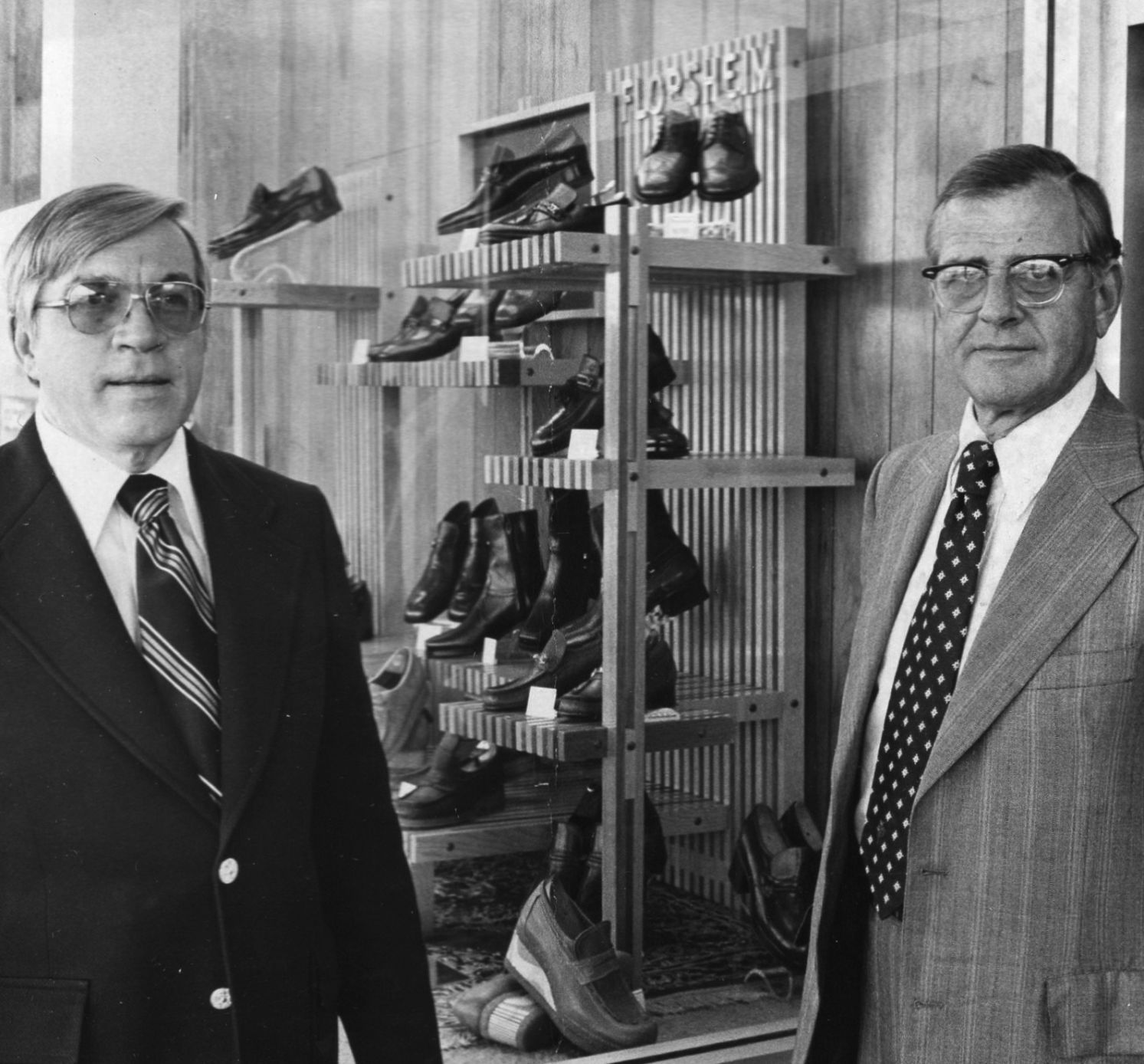 1965-12-03- Store Remodeled - Hofheimer's